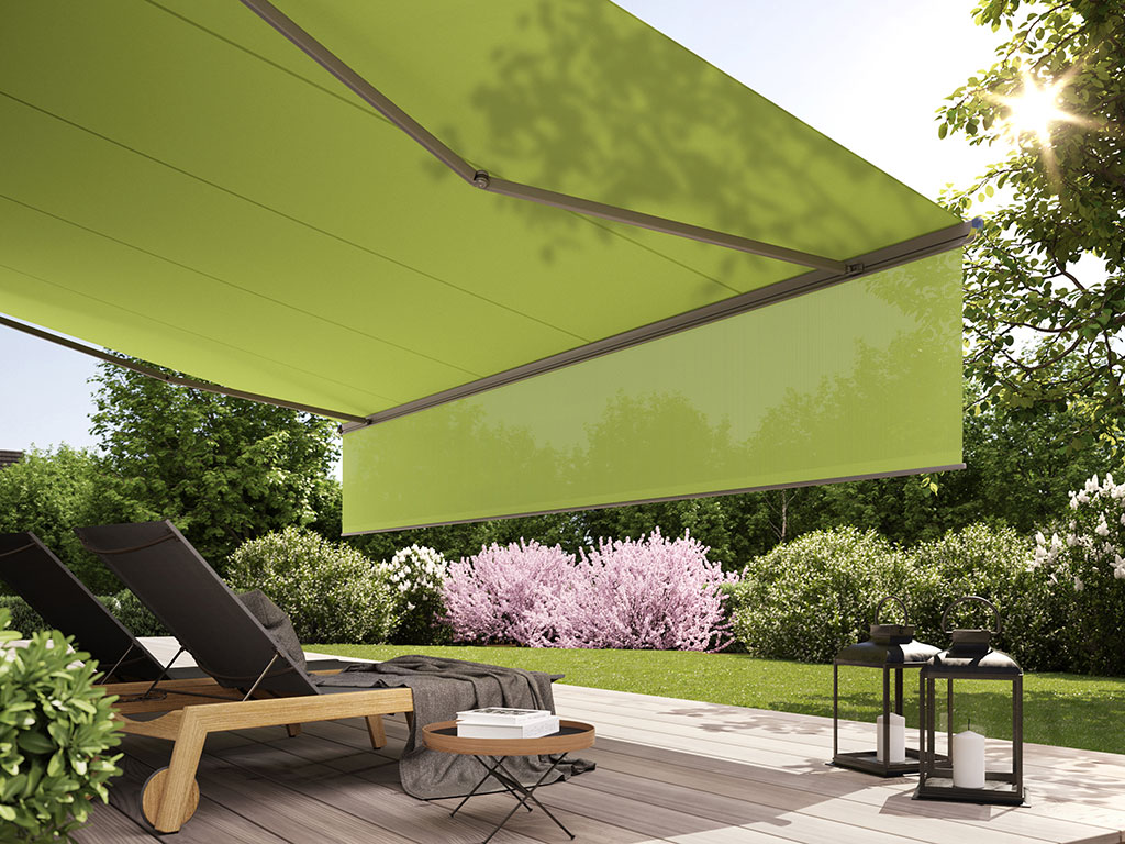 Terrasse mit grüner Markise